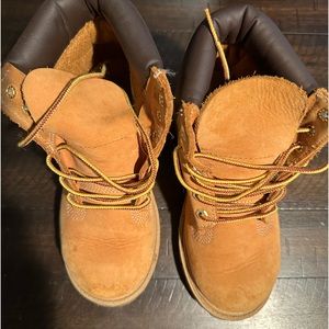 Little boys size 1 per loved  timberland boots